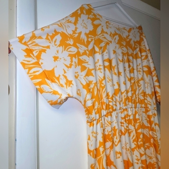 Eloquii Yellow And White Floral Maxi Dress With Elastic Waist Front Slit Size 16 - Picture 7 of 16